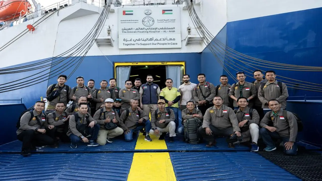 وصول فريق طبي إندونيسي لبدء مهامه داخل المستشفى العائم في مدينة العريش